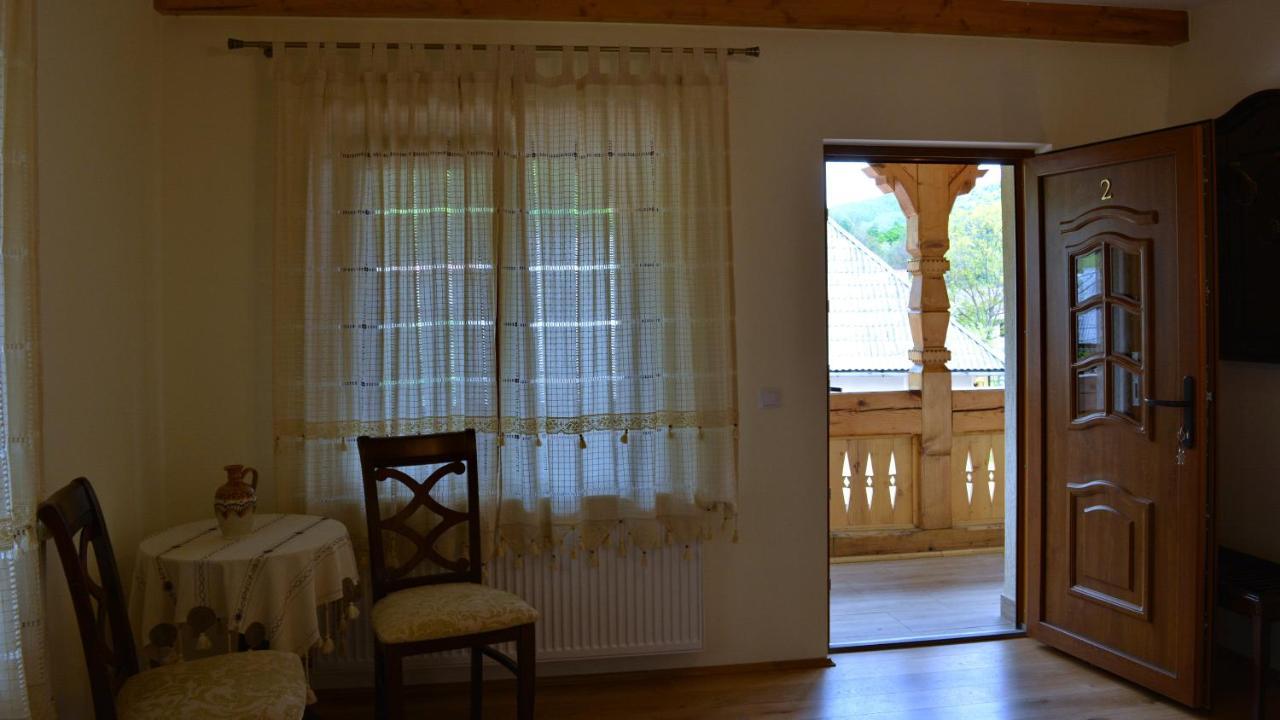 Pensiunea Valea Muntelui Bîrsana Екстериор снимка